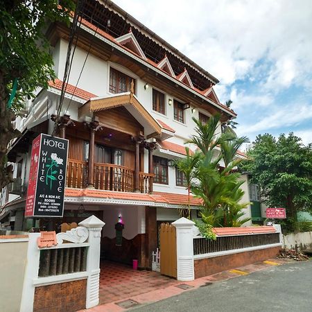 Hotel White Rose Kochi Exterior photo