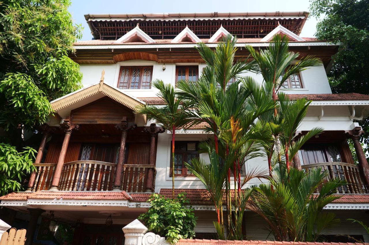 Hotel White Rose Kochi Exterior photo