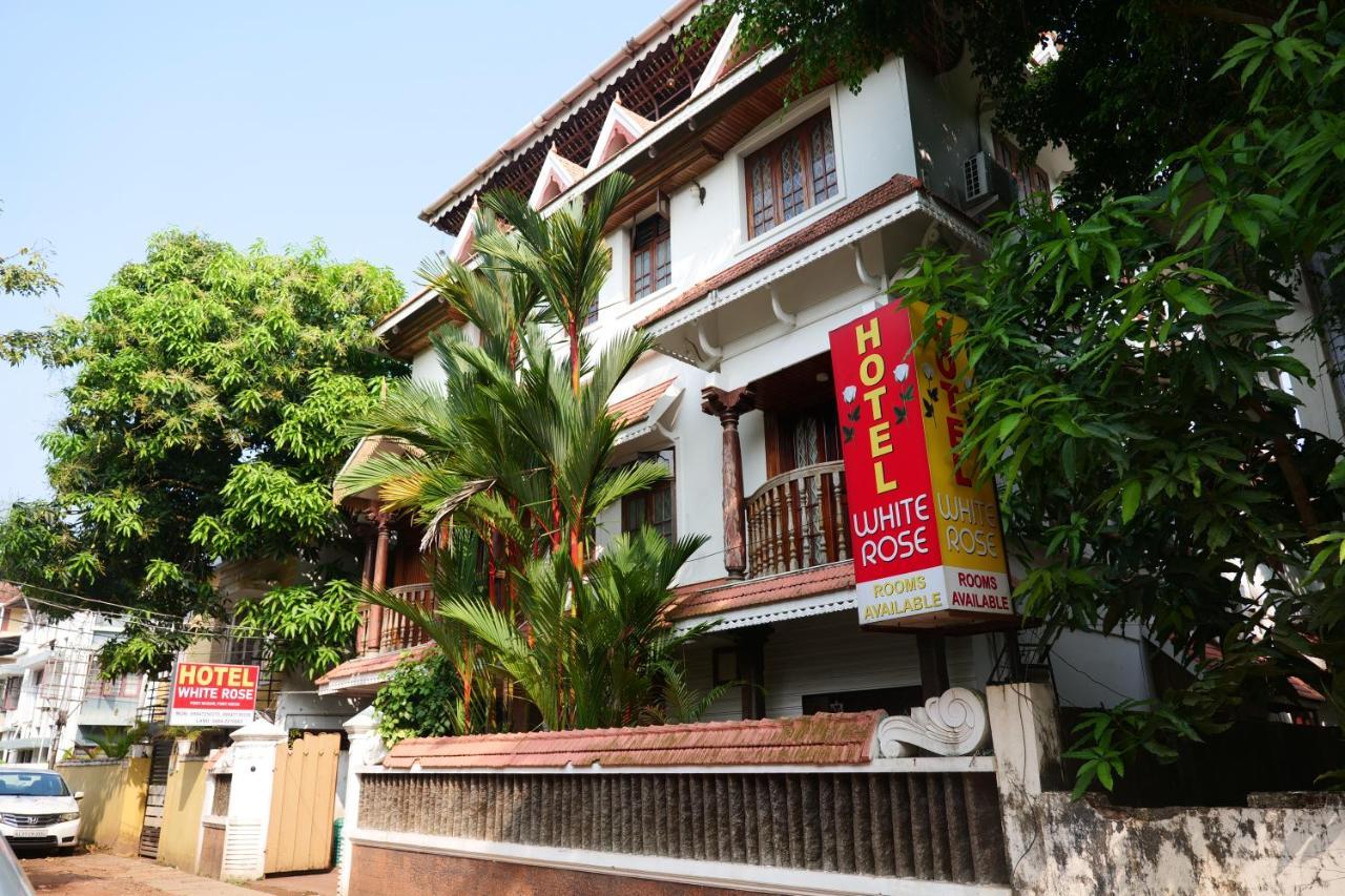 Hotel White Rose Kochi Exterior photo
