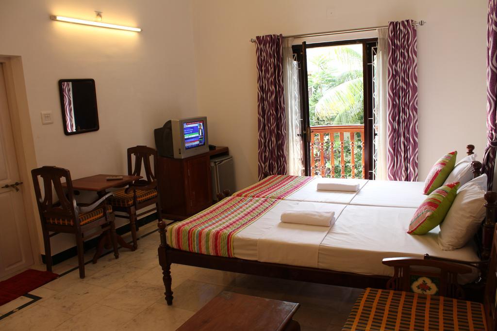 Hotel White Rose Kochi Exterior photo