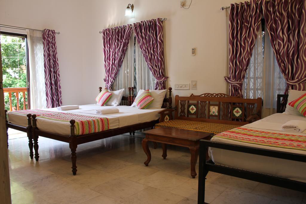 Hotel White Rose Kochi Exterior photo