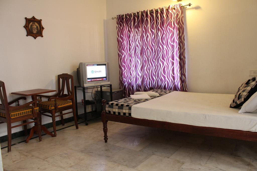 Hotel White Rose Kochi Exterior photo