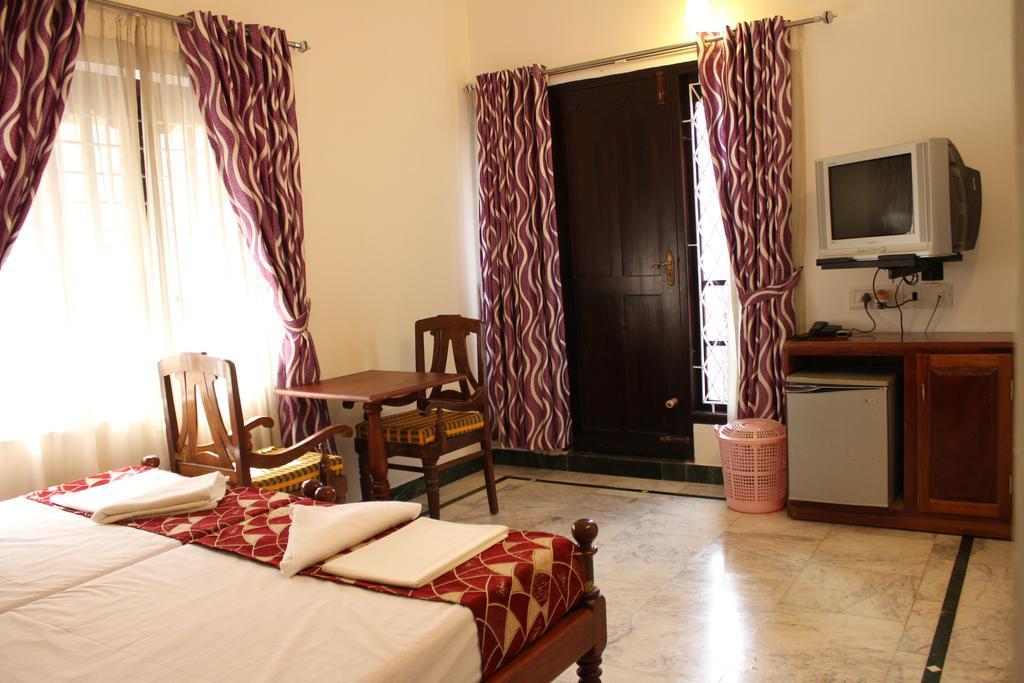 Hotel White Rose Kochi Exterior photo