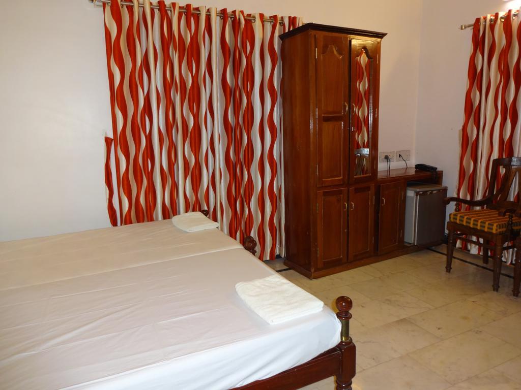 Hotel White Rose Kochi Room photo