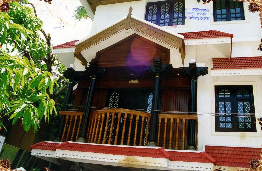 Hotel White Rose Kochi Exterior photo