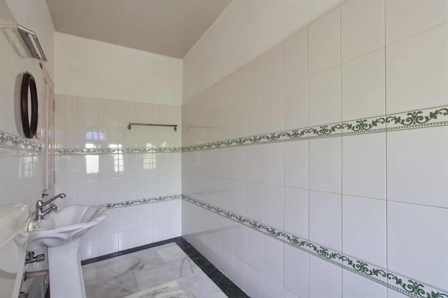 Hotel White Rose Kochi Exterior photo