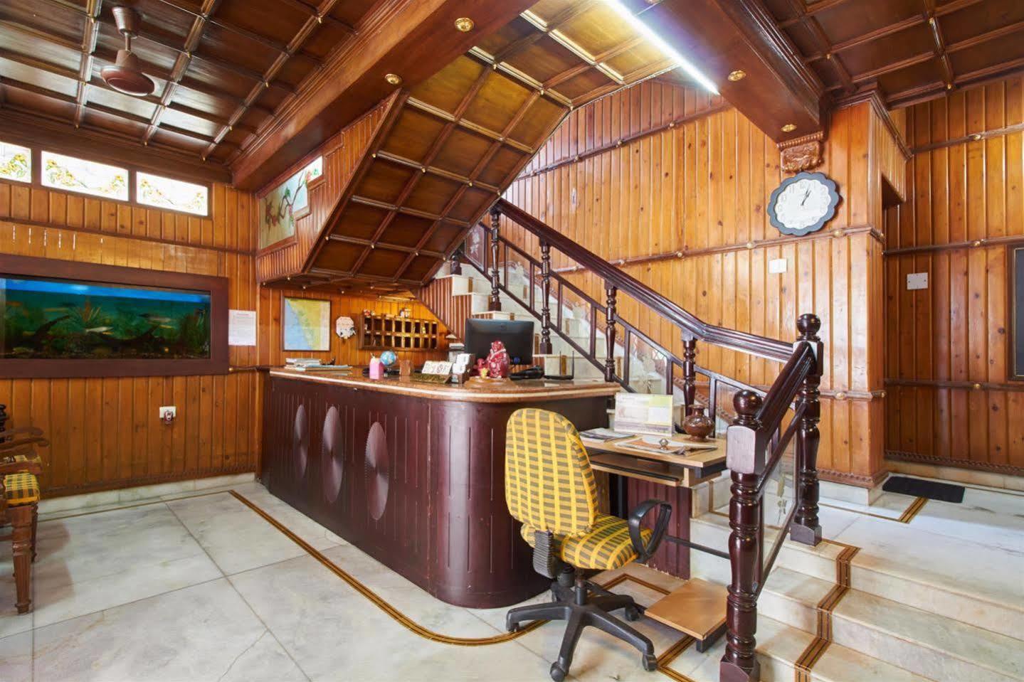 Hotel White Rose Kochi Exterior photo