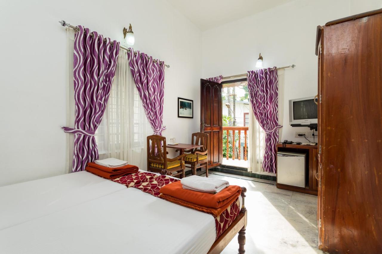 Hotel White Rose Kochi Exterior photo